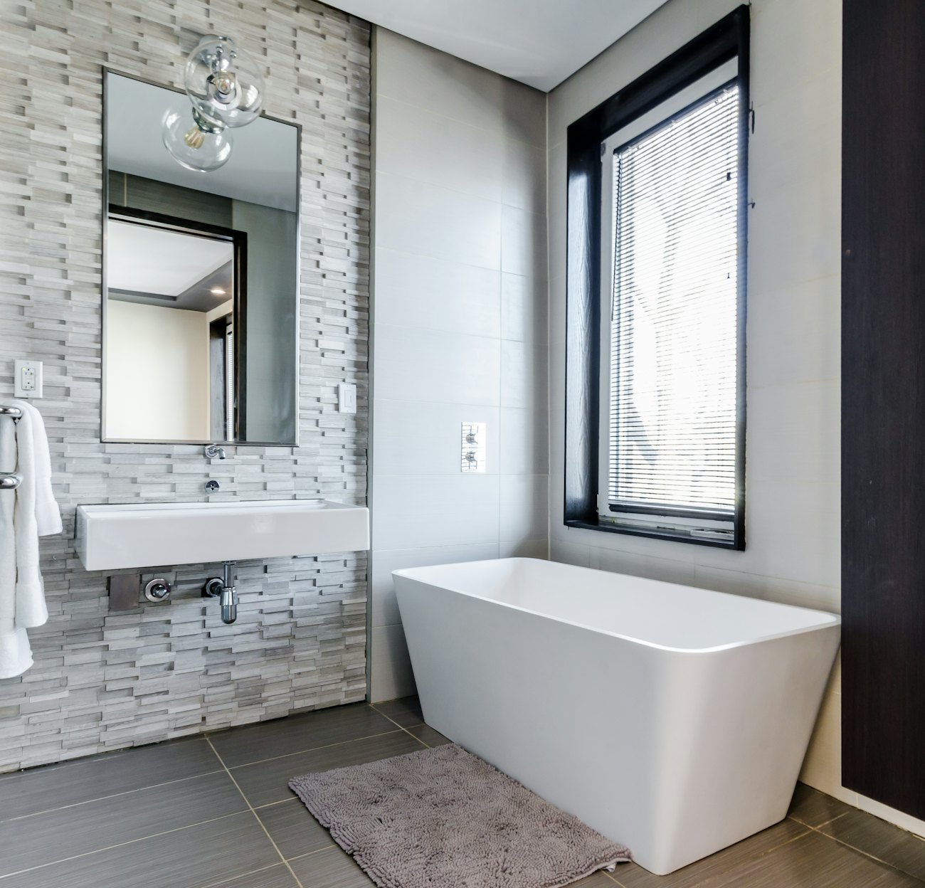 Salle de bain moderne rénovée